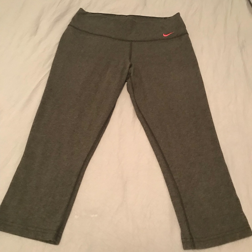 Light Grey Nike Cropped Leggings